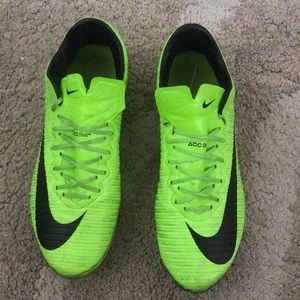 I sell this pair of tennis thad i no longer use